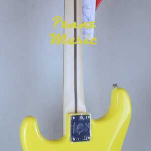 Fender Limited Edition Tom Delonge Stratocaster Graffiti Yellow 2