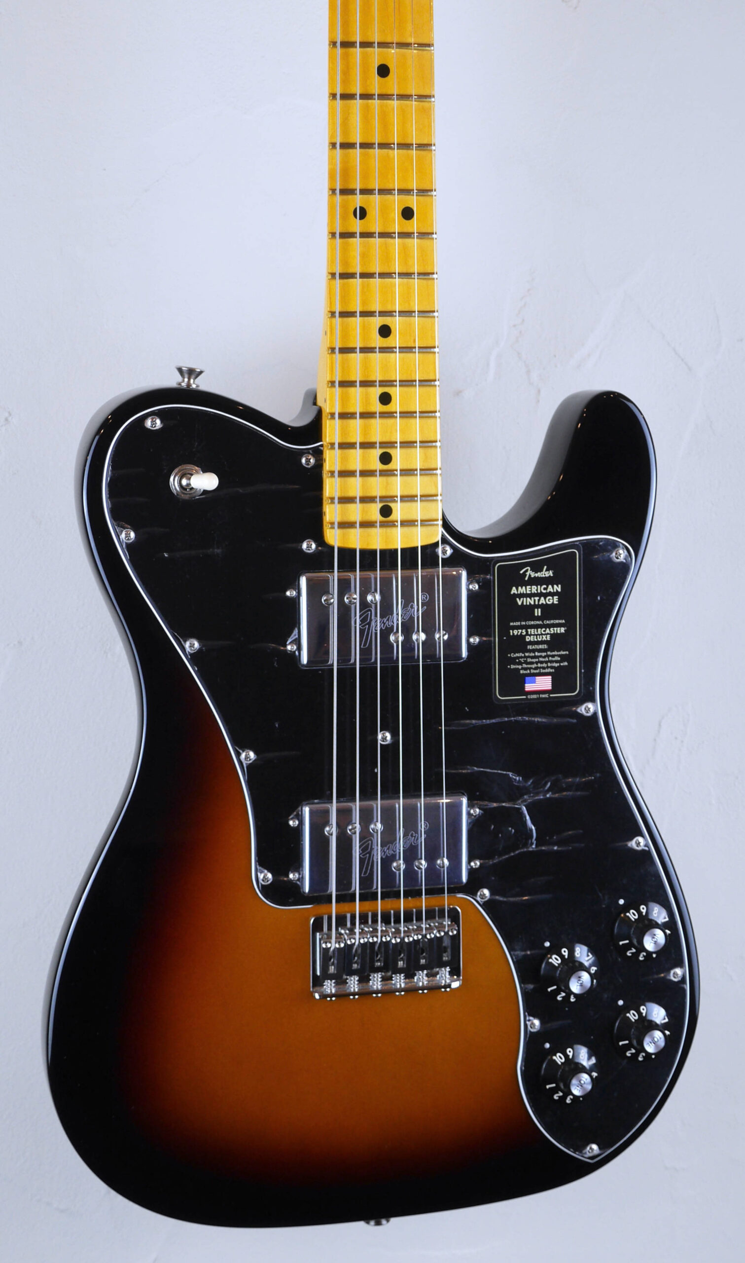Fender American Vintage II 1975 Telecaster Deluxe 2022 3-Color Sunburst 4