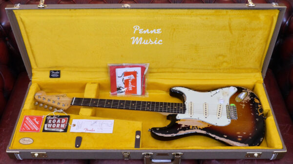 Fender Mike McCready Road Worn Stratocaster 3-Color Sunburst 0145310700