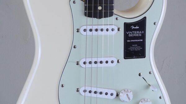 Fender Vintera II 60 Stratocaster Olympic White 0149020305 inclusa custodia Fender