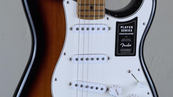 Fender Limited Edition Player Stratocaster 2-Color Sunburst 0144580503 custodia Fender in omaggio