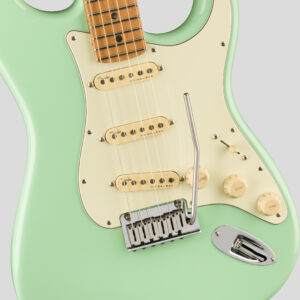 Fender Limited Edition American Ultra Stratocaster Surf Green 4