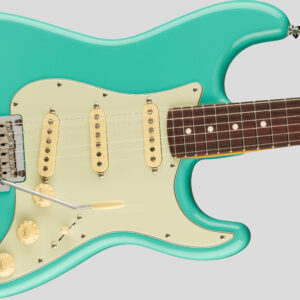 Fender Limited Edition American Professional II Stratocaster Sea Foam Green 3