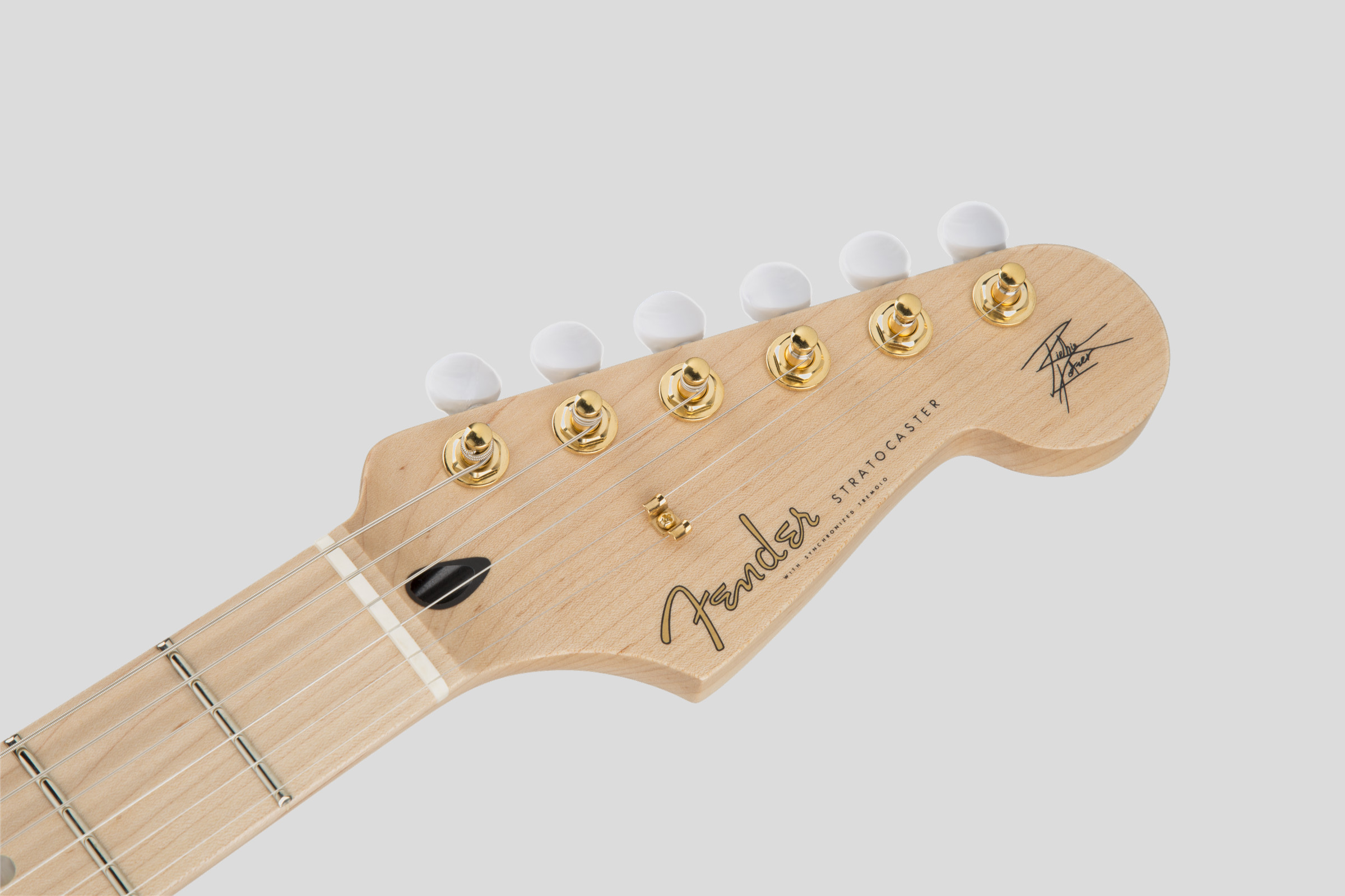 Fender Richie Kotzen Stratocaster Transparent Red Burst 5