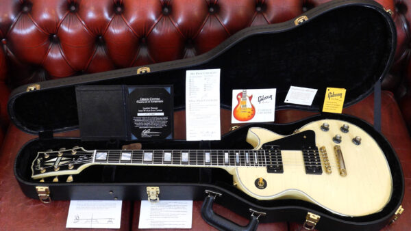 Gibson Custom Shop Limited Edition 70s Les Paul Custom 2008 Alpine White Aged 1 of 150 70SLPCAGED