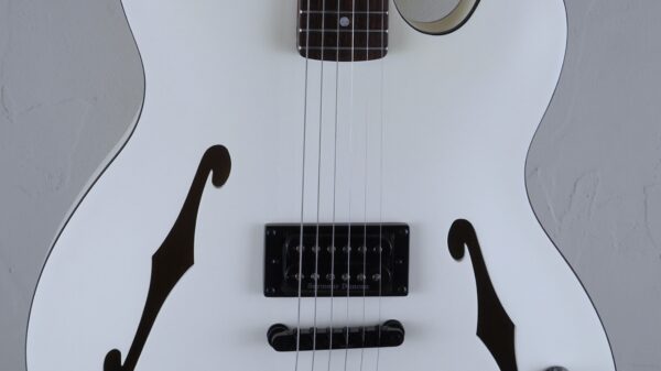 Fender Tom Delonge Starcaster Satin Olympic White 0262370505 Designed in California