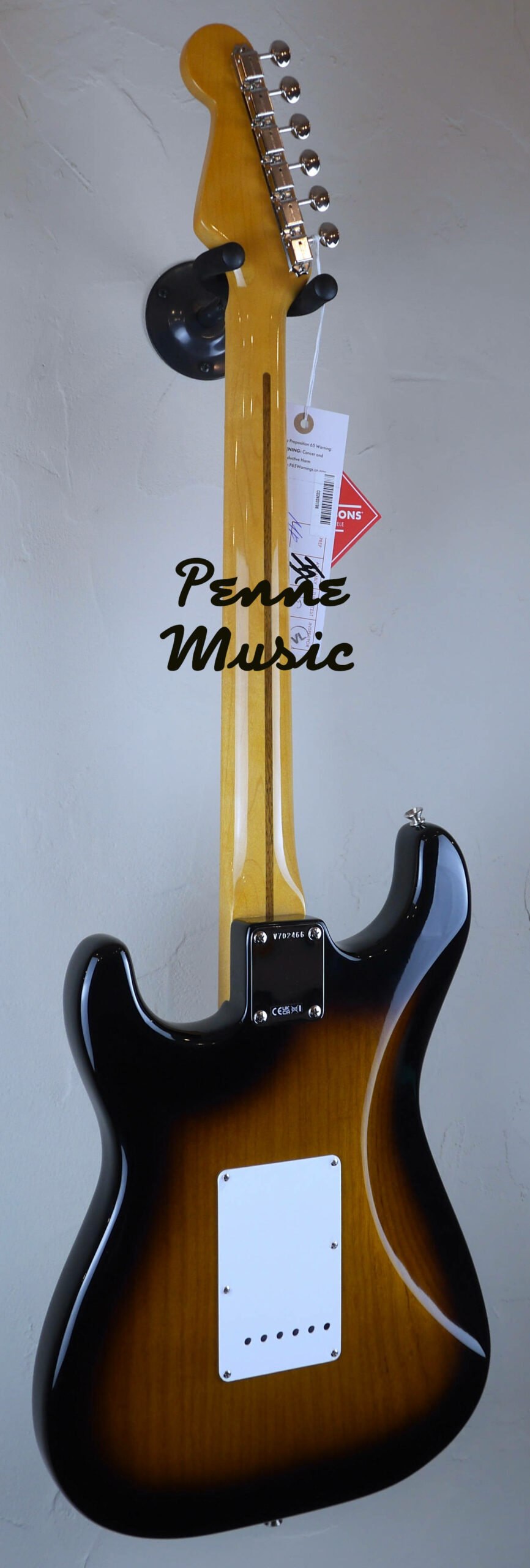 Fender 70th Anniversary American Vintage II 1954 Stratocaster 2-Color Sunburst #2466 3
