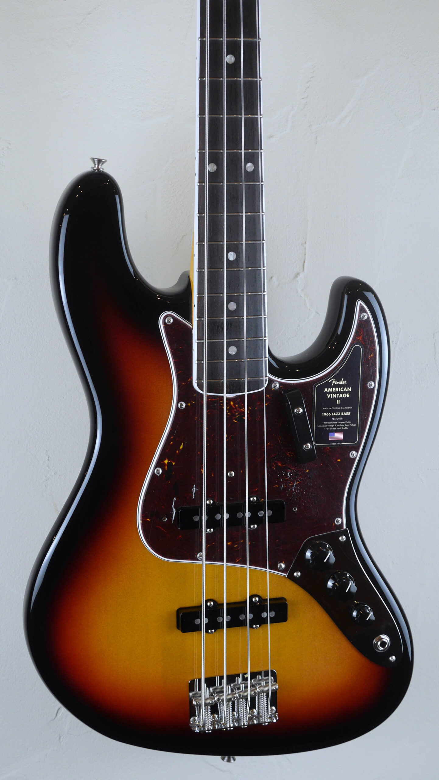Fender American Vintage II 1966 Jazz Bass 3-Color Sunburst 2023 4